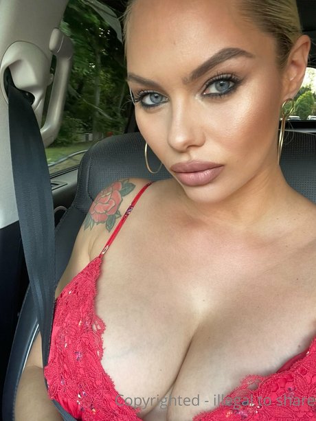 Naakte gelekte OnlyFans-foto van Jessica Jane
