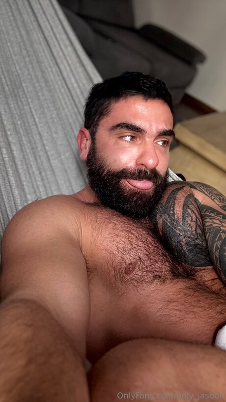 Naakte gelekte OnlyFans-foto van Only Jasoon