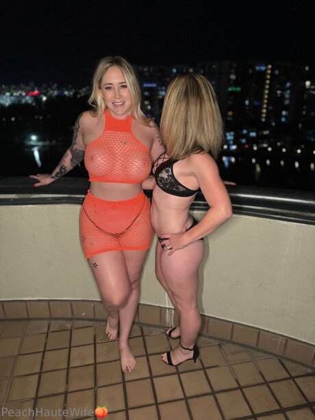 Peachhautewife