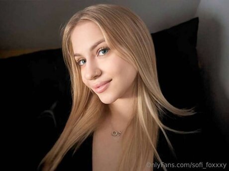 Naakte gelekte OnlyFans-foto van Sofi Foxxxy