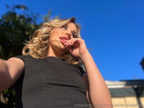 Naakte gelekte OnlyFans-foto van Annaclairecloudsfree