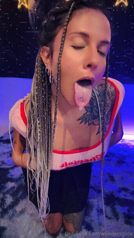 Naakte gelekte OnlyFans-foto van Wondersgirlx
