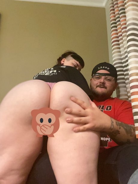 Naakte gelekte OnlyFans-foto van Bunnyrosexx
