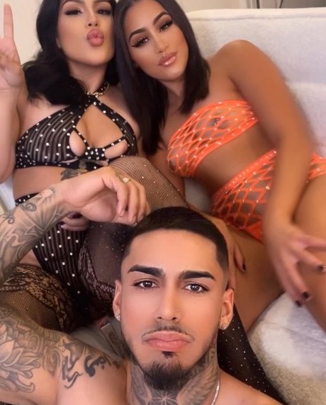 Naakte gelekte OnlyFans-foto van Kotta