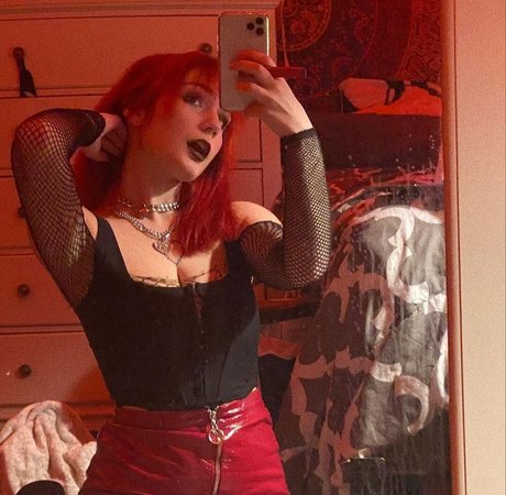 Naakte gelekte OnlyFans-foto van Gothicbratgf