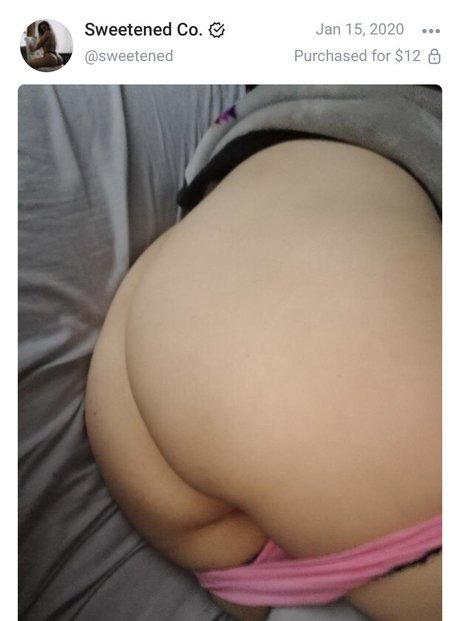 Naakte gelekte OnlyFans-foto van Sweetened