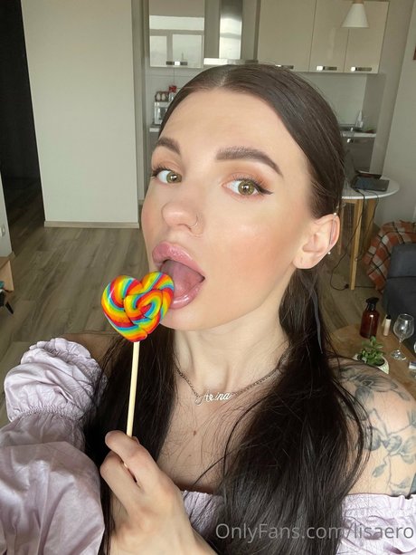 Naakte gelekte OnlyFans-foto van Lisaero