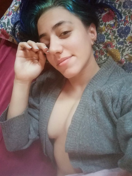 Naakte gelekte OnlyFans-foto van Kanchhi