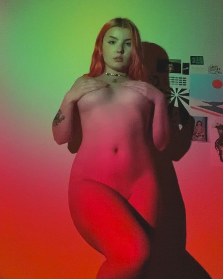 Naakte gelekte OnlyFans-foto van Rea Eyecndy