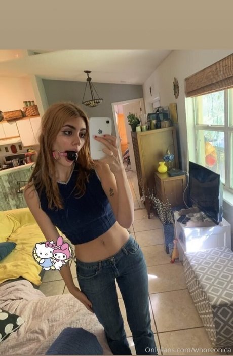Naakte gelekte OnlyFans-foto van Whoreonica