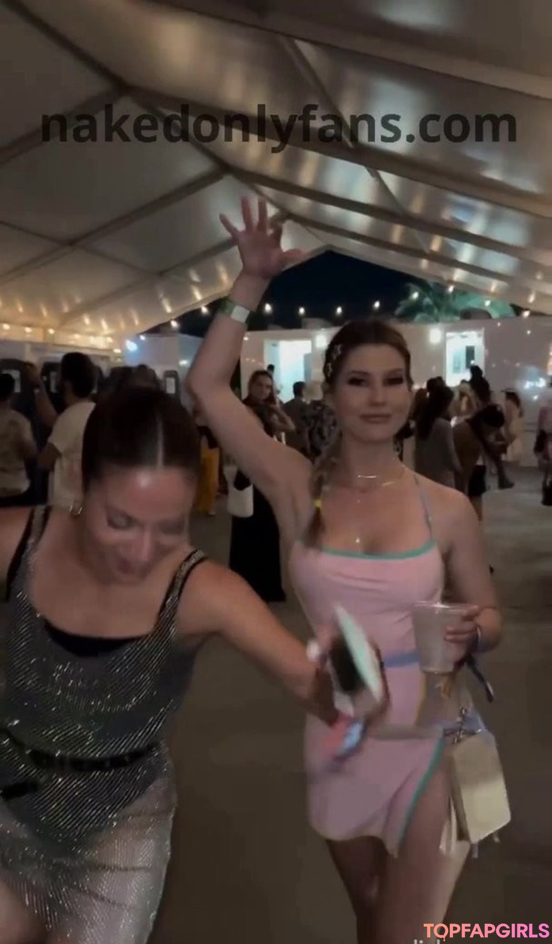 Naakte gelekte OnlyFans-foto van Amanda Cerny #1011