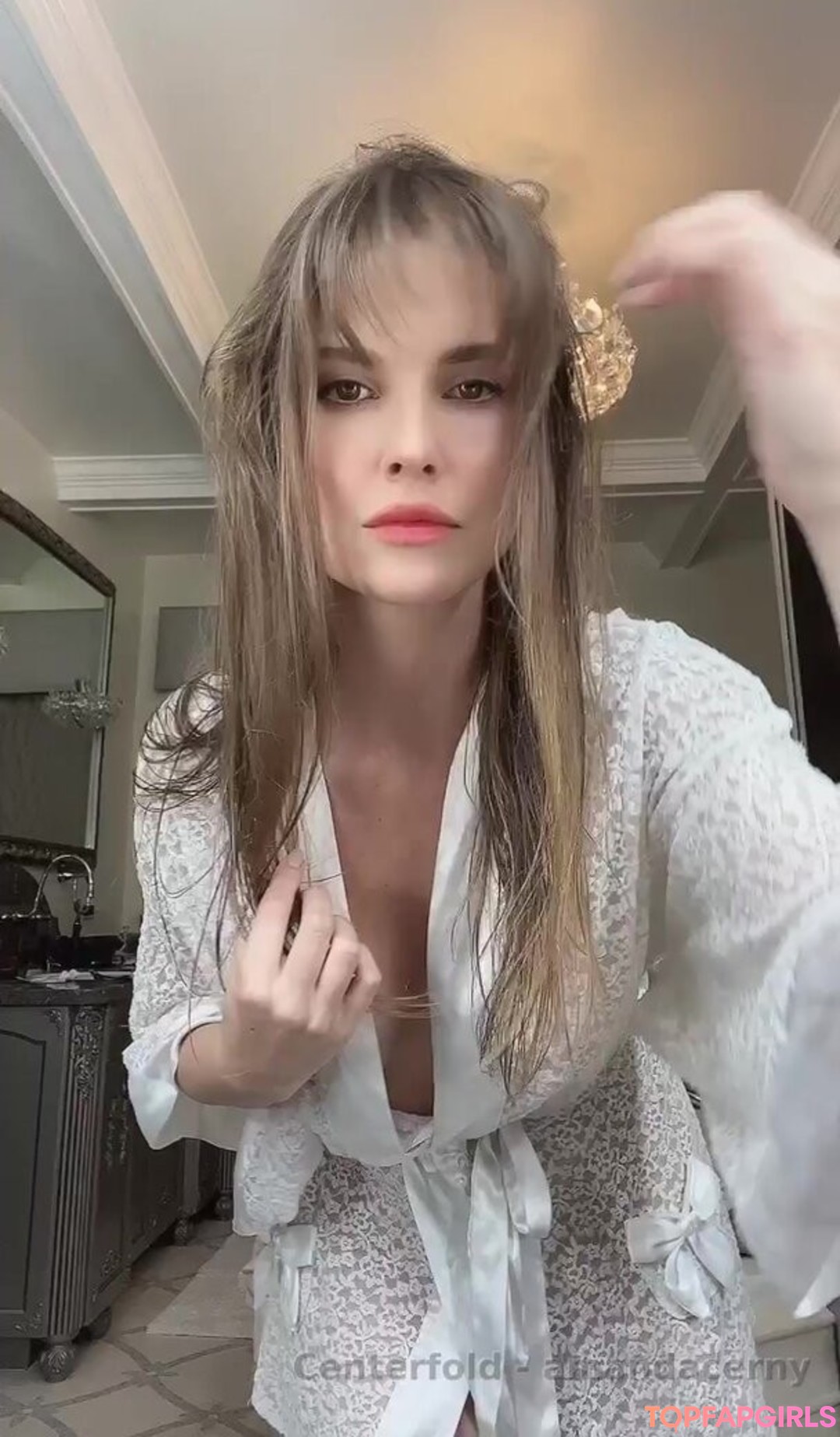 Naakte gelekte OnlyFans-foto van Amanda Cerny #1052