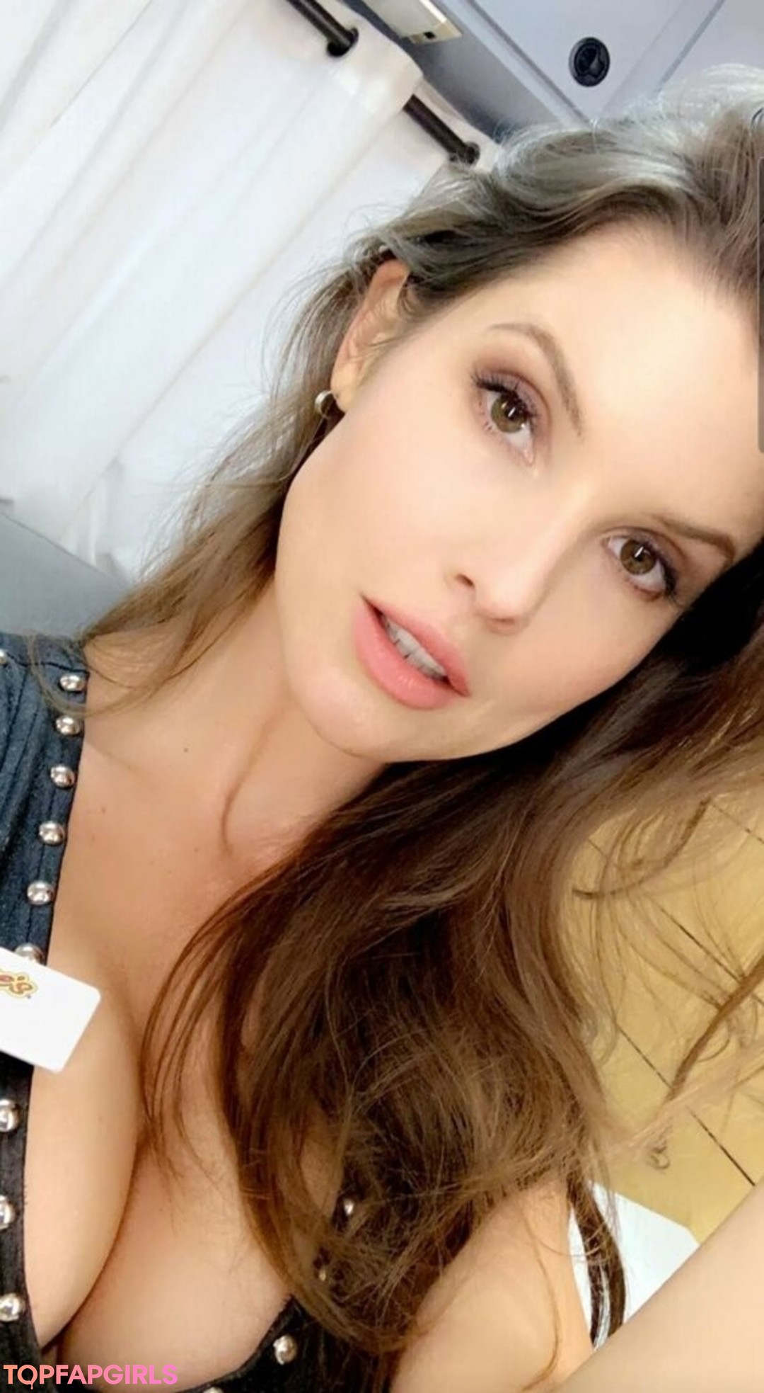 Naakte gelekte OnlyFans-foto van Amanda Cerny #1887