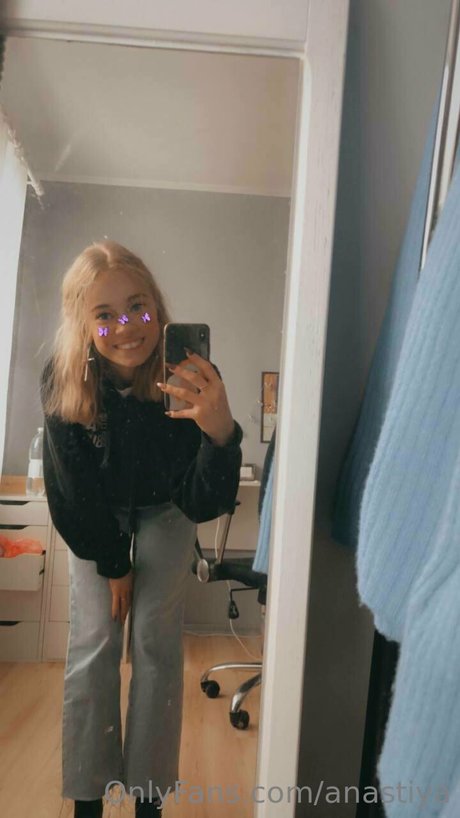 Naakte gelekte OnlyFans-foto van Anastiya