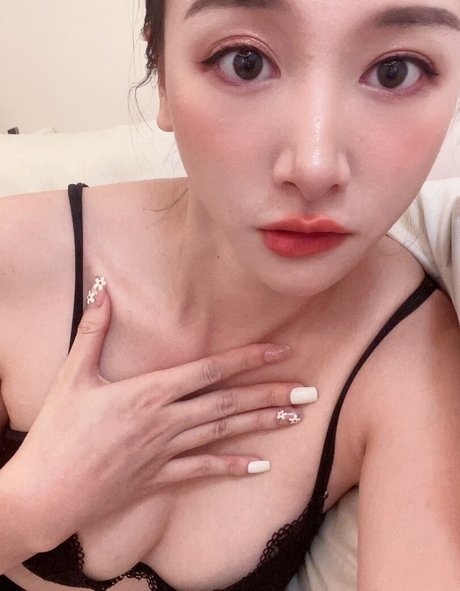 Naakte gelekte OnlyFans-foto van Inshy