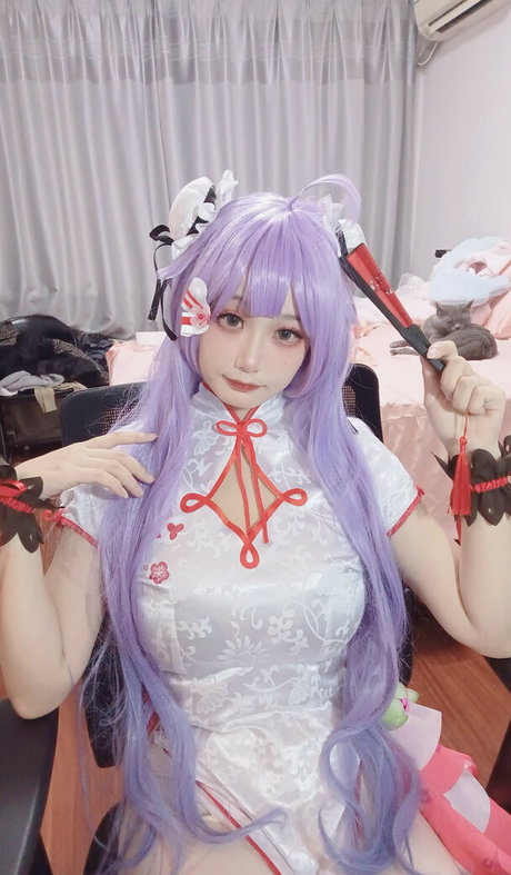 Naakte gelekte OnlyFans-foto van Yuki