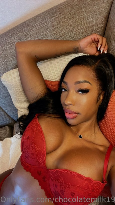 Naakte gelekte OnlyFans-foto van Chocolatemilk19