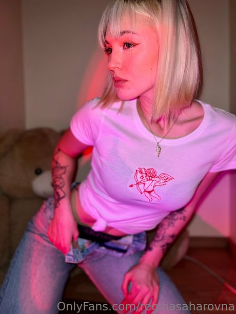 Naakte gelekte OnlyFans-foto van Regina Sahar