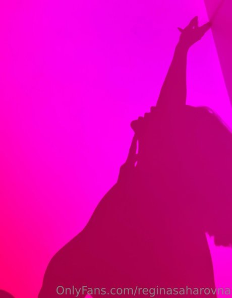 Naakte gelekte OnlyFans-foto van Regina Sahar