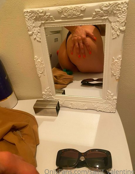 Naakte gelekte OnlyFans-foto van Valentyna