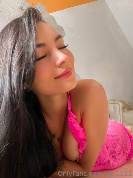 Naakte gelekte OnlyFans-foto van Vane