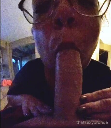 Naakte gelekte OnlyFans-foto van Thatsexybronde