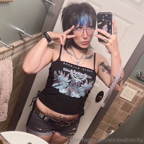 Naakte gelekte OnlyFans-foto van Alicexatrocity