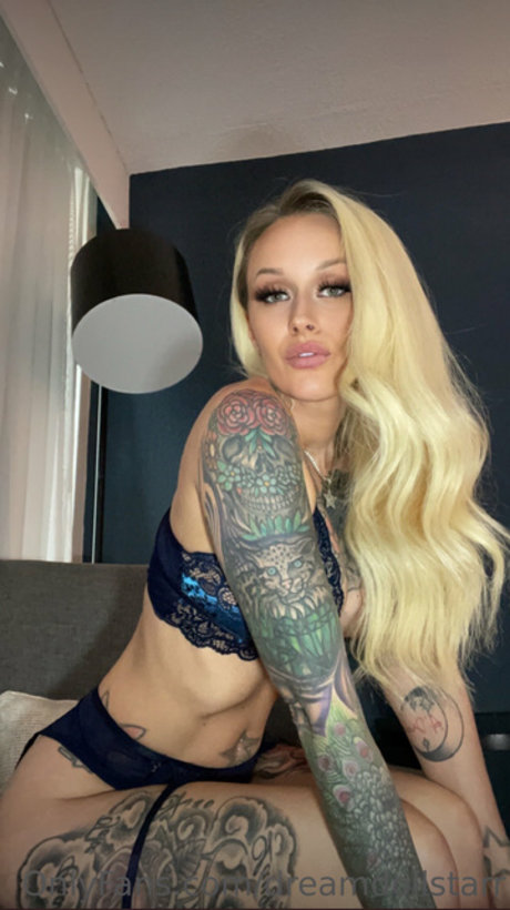 Naakte gelekte OnlyFans-foto van Dreamdollstarr