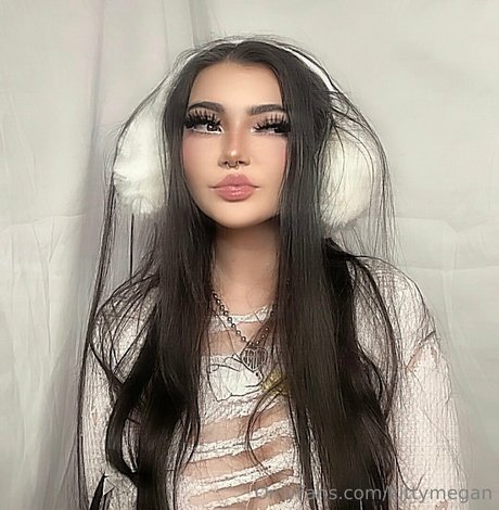 Naakte gelekte OnlyFans-foto van Meganrenee