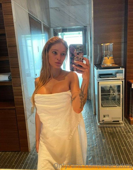 Naakte gelekte OnlyFans-foto van Eva Cadiza