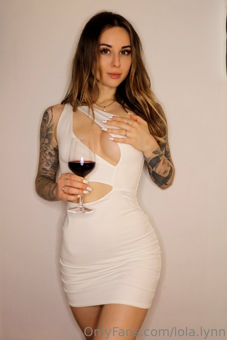 Naakte gelekte OnlyFans-foto van Lola Lynn