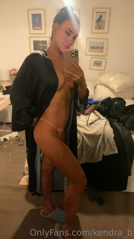 Naakte gelekte OnlyFans-foto van Kendra Banks