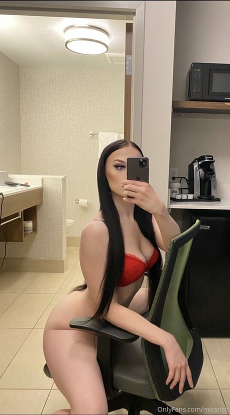 Naakte gelekte OnlyFans-foto van Missrich