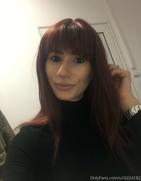 Naakte gelekte OnlyFans-foto van Radosveta