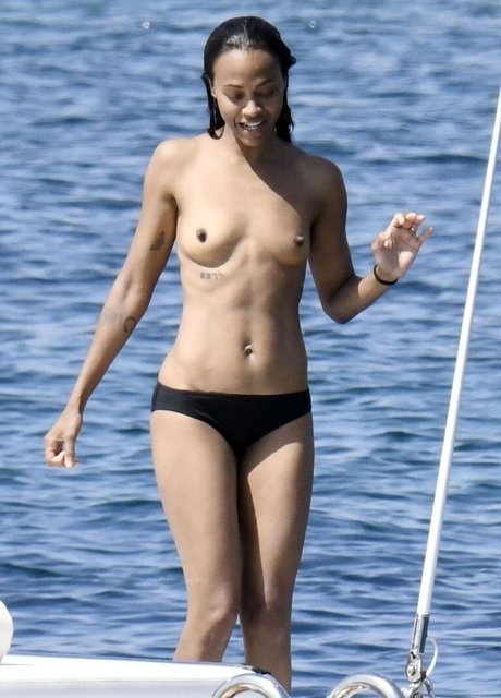 Naakte gelekte OnlyFans-foto van Zoe Saldana