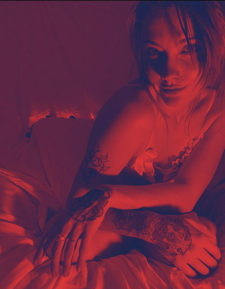 Naakte gelekte OnlyFans-foto van Zoelovvefree
