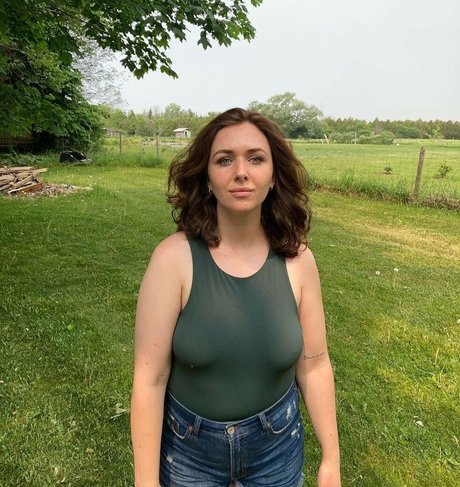 Naakte gelekte OnlyFans-foto van Zoe Bishop