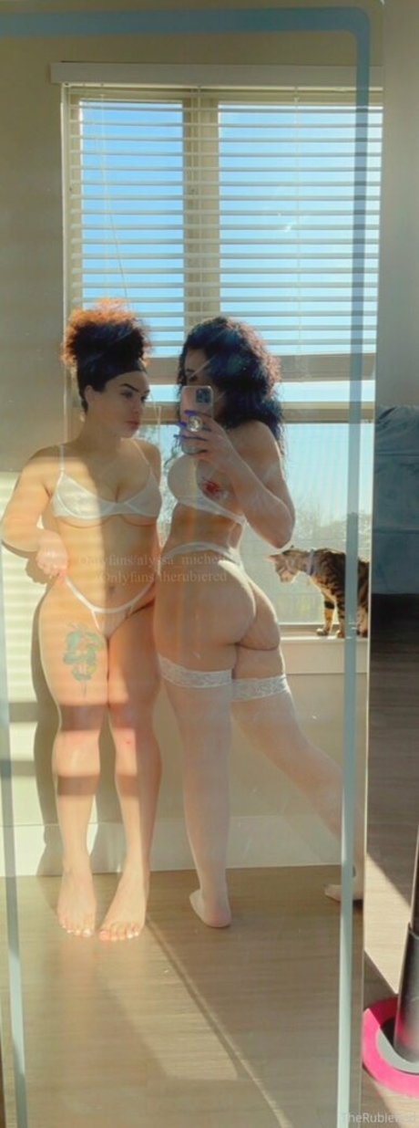 Naakte gelekte OnlyFans-foto van Therubiered