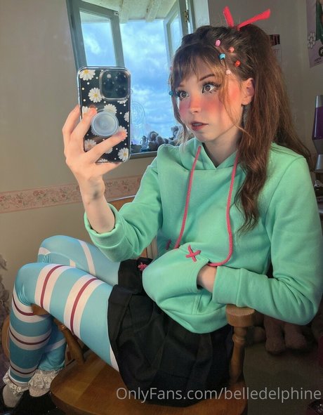 Naakte gelekte OnlyFans-foto van Belle Delphine