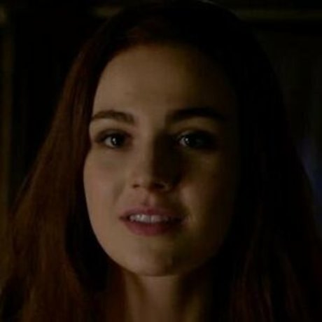 Naakte gelekte OnlyFans-foto van Sophie Skelton