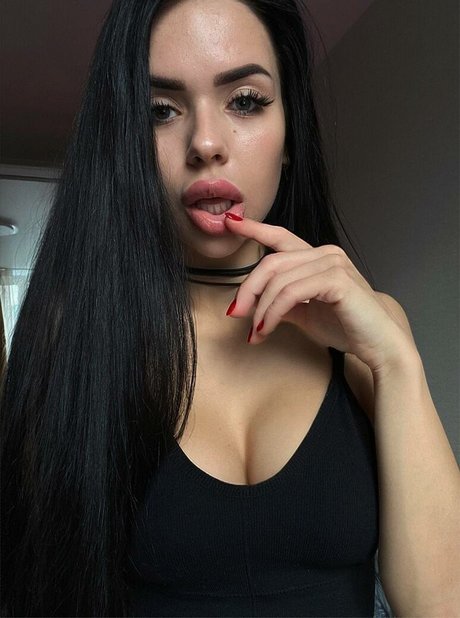 Naakte gelekte OnlyFans-foto van Tinakross