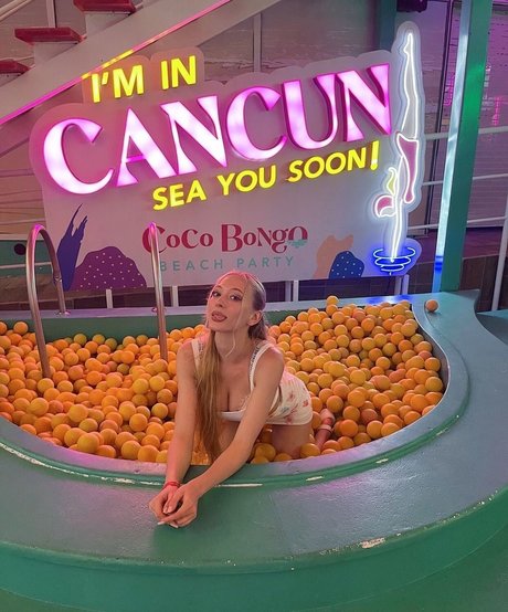 Naakte gelekte OnlyFans-foto van Sophia Diamond