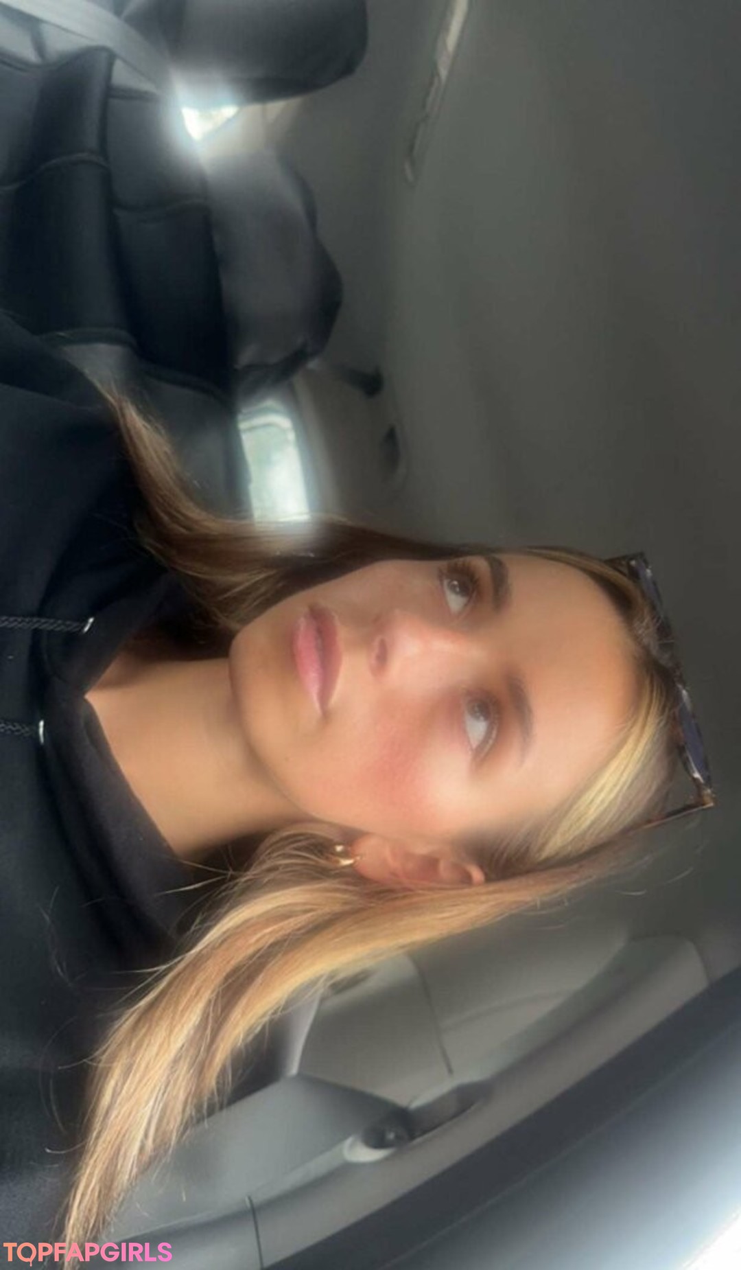 Naakte gelekte OnlyFans-foto van Sadie Mckenna #1046