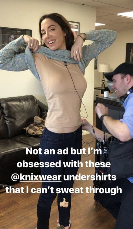 Naakte gelekte OnlyFans-foto van Whitney Cummings