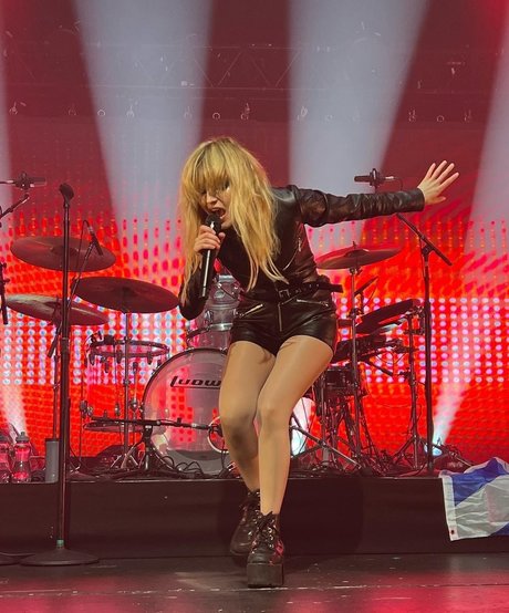 Lauren Mayberry