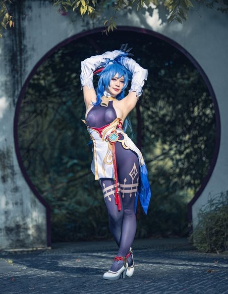 Naakte gelekte OnlyFans-foto van Katy Kat Cosplay