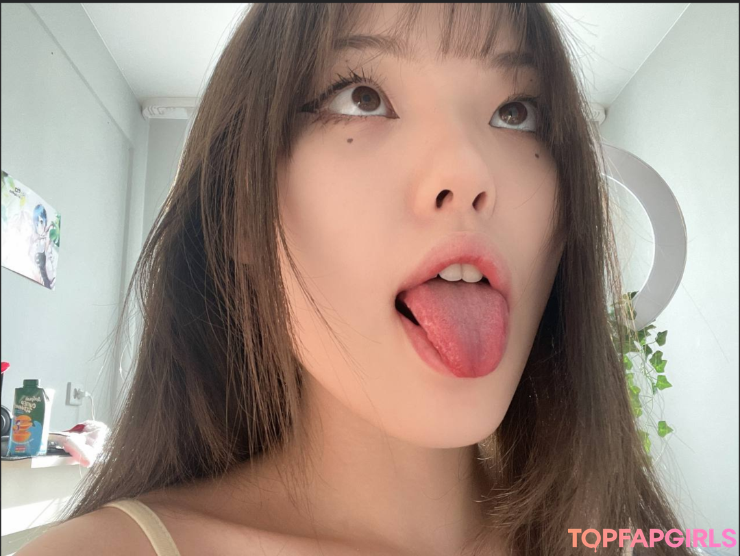 Naakte gelekte OnlyFans-foto van Babyjeyy Jennysweety #17