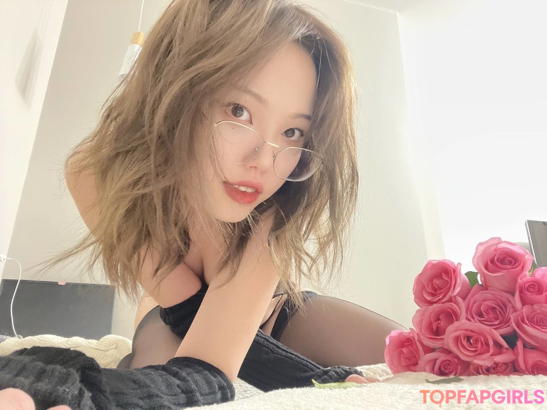 Naakte gelekte OnlyFans-foto van Babyjeyy Jennysweety #222