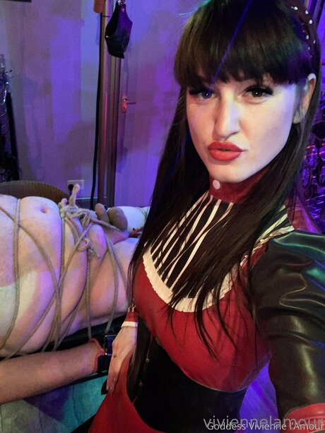 Naakte gelekte OnlyFans-foto van Viviennelamour