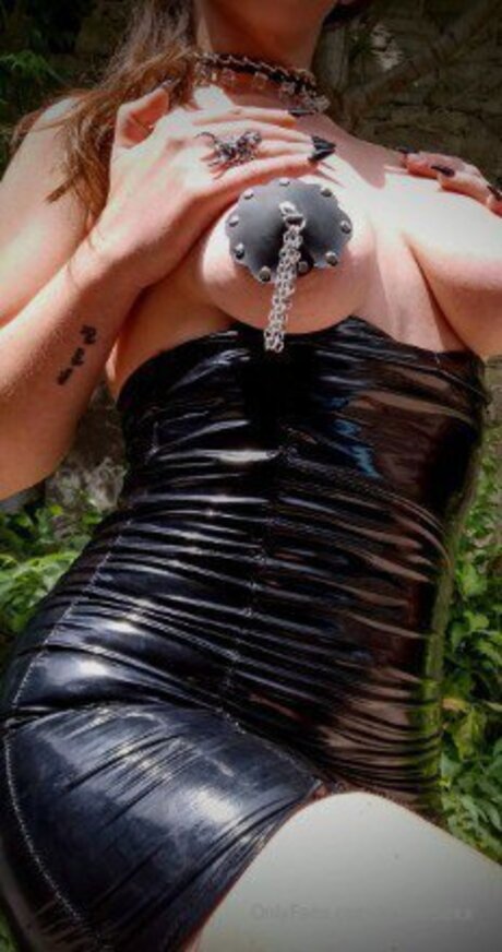 Naakte gelekte OnlyFans-foto van Universoxx